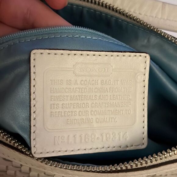 Coach white weave shoulder bag with crossbody strap - Picture 5 of 16